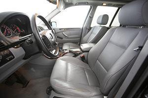BMW X5 - 2006 (7 фото из 13)