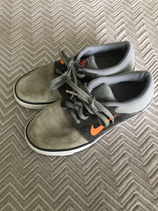 Nike tossud s.35.5 (3 foto / 3)