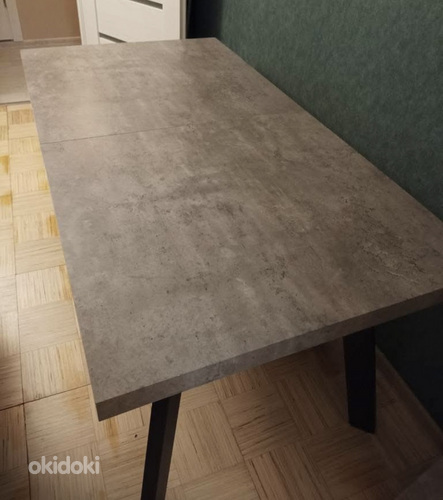 Söögilaud koos diivanilauaga