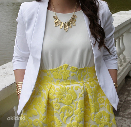 Желто-белое платье (фото #1)