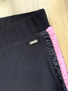 Armani Exchange mustad roosa triibuga püksid suurusele M (5 foto / 9)