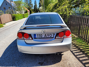 Honda Civic 2007 автомат (4 фото из 8)