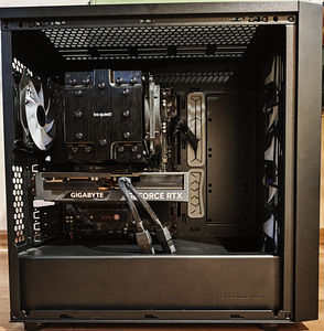 Lauaarvuti 5800X3D / RTX 4070 Ti Super (3 foto / 4)