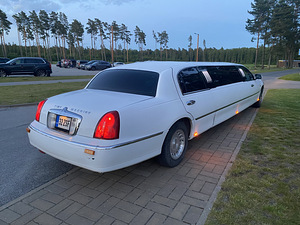 Lincoln town car Limusiin (2 foto / 8)