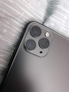 iPhone 11 про макс 64 ГБ (1 фото из 4)