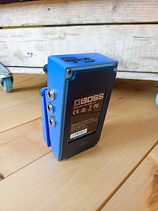 BOSS SY-1 SYNTHESIZER (5 foto / 6)