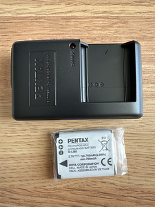 Pentax aku D-LI88 ja laadija. (1 foto / 1)