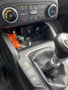 Ford Focus Universaal (9 foto / 12)