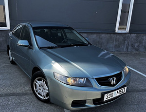 Honda Accord (2 foto / 6)