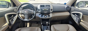 Toyota RAV 4 (8 foto / 9)