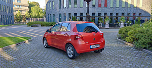 Üürile anda Toyota Yaris (2 foto / 5)