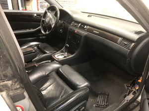 Audi A6 C5 4.2 2000a Varuosadeks (5 foto / 10)
