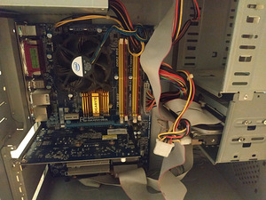 PC Intel Core 2 Duo E7500, 4GB DDR2, NVIDIA GeForce GT 220 (2 foto / 2)