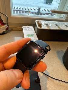 Apple Watch Series 6 Cellular + GPS (1 foto / 5)