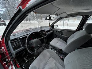 Ford Sierra (7 фото из 10)