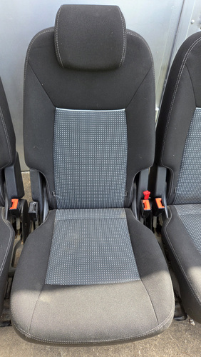 Ford Galaxy / S-Max (2006–2015) keskmise rea istmed (3 tk)