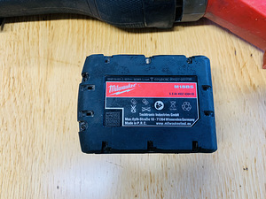 Milwaukee M18 FSZ - tiigersaag + aku ! (2 foto / 8)