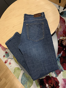Gant teksad 38/32 - Uueväärsed ! (1 foto / 5)