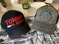 Шляпы Tommy & Superdry по 10 евро каждая. Куплен в Стокманне! !!