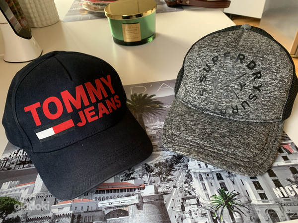 Шляпы Tommy & Superdry по 10 евро каждая. Куплен в Стокманне! !! (фото #1)
