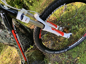 Maastikuratas Nishiki Kodiak 27.5 “ ( M ) - heas korras ! (9 foto / 10)