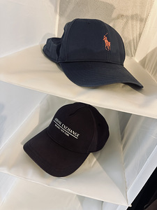 Шапки Polo & A/X — в хорошем состоянии! (1 фото из 3)