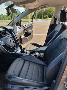 Продается Volkswagen Golf (8 фото из 10)