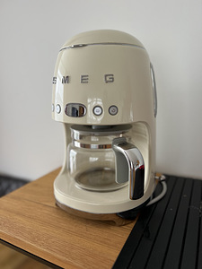 Кофемашина с фильтром smeg (1 фото из 2)