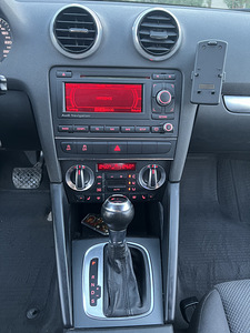 Audi A3 Sportback 8p 2010a, 1.6D (8 foto / 9)