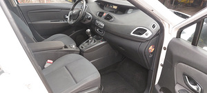 Renault Scenic 1.5 dci (7 foto / 8)