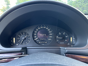 Mercedes-Benz E 220 2.1 110kW (8 foto / 8)