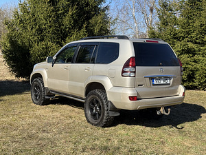 Toyota Land Cruiser 120 (4 foto / 10)