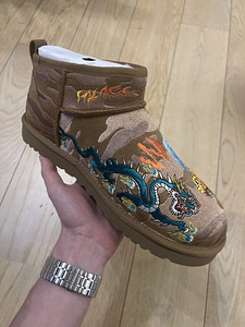 UGG x PALACE 2024 Classic Ultra Mini Boot UNISEX (3 foto / 4)