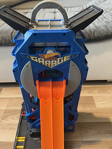 Гараж Hot wheels (1 фото из 3)