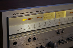 Pioneer SX-850 ressiiver (2x65 W, 19.1 kg, 1976-78) (6 foto / 10)