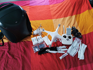 DJI Phantom 4 droon (1 foto / 4)