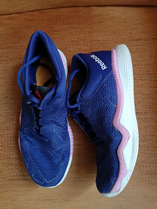 Женская детская спортивная обувь Reebok 35