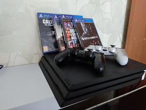 PS4 PRO 1 ТБ + 4 игры (1 фото из 1)