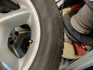 R17 bmw velgede komplekt (1 foto / 2)