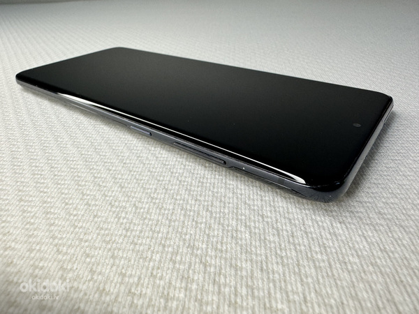 Samsung S20+ с беспроводным зарядным устройством, Galaxy Bud (фото #5)