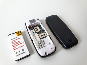 Nokia 3310 miniatūra kopija (4 foto no 7)