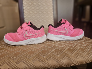 Кроссовки Nike размер 21 (2 фото из 4)
