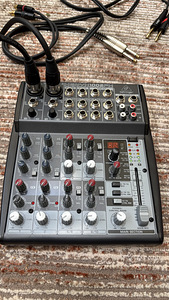 Behringer Xenyx 1202FX mikseripult, 2 mikrofoni + kaablid (2 foto / 4)