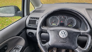 Продается vw sharan 1.9tdi.96kw.2003a. (6 фото из 11)