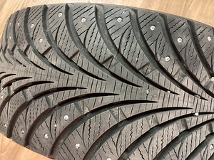 17"45/ 225 naastrehvid