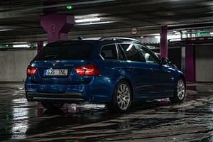 BMW 330 E91 M-Pakett 3.0 R6 N57 180kW (6 foto / 15)