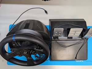 Thrustmaster T300 RS GT Edition (5 фото из 6)