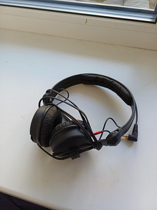 Sennheiser HD-25 dünaamilised DJ kõrvaklapid  			