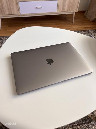 MacBook Space Grey, 13 дюймов, 256 ГБ, 2020 г. (фото #2)