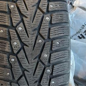 Оригинальные диски VW Passat и шины Nokian Hakkapeliitta (2 фото из 3)